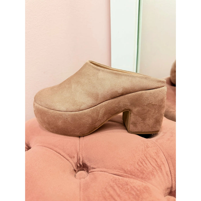 Frankie, Shu Shop Clog