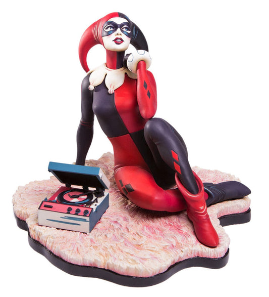 Batman – "Waiting for My J Man" Harley Quinn Statue
