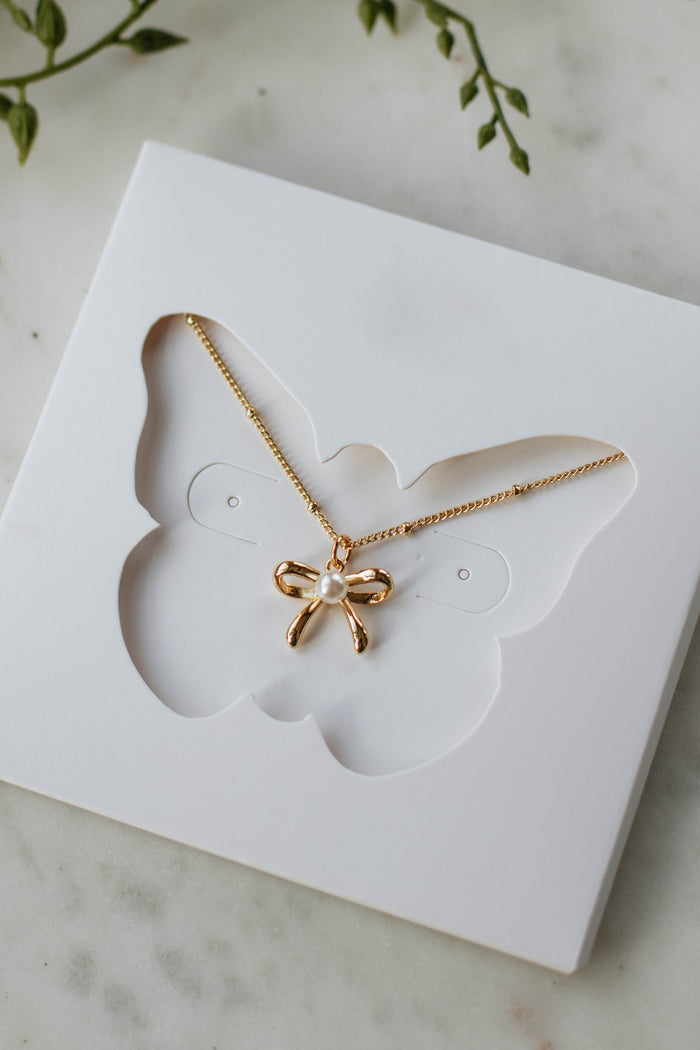 Demure & Dreamy Necklace